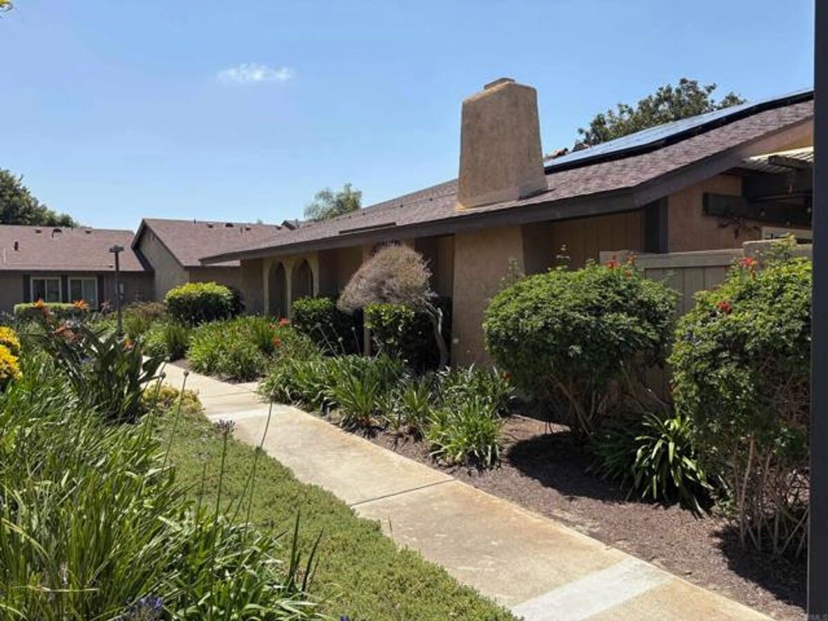 Single Story Townhome in Oceanside - Single Story Townhome in Oceanside