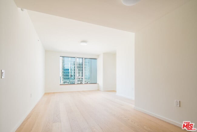 Photo - 889 Francisco St Unit 1511