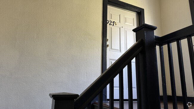 Building Photo - 925 Parkman Ave Unit 927.5 Parkman Ave. Rental