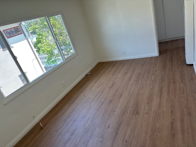 Photo - 7329 Normandie Ave Unit 7329