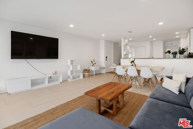 Photo - 20462 Pacific Coast Hwy