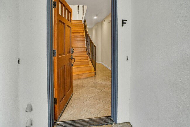 Photo - 366 Forward St Unit 1