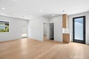 Photo - 314 E 16th St