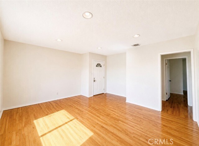Photo - 1372 W 36th St Unit 4