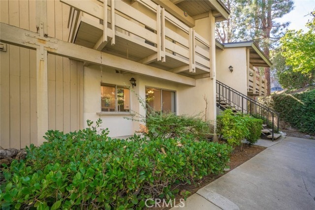 Photo - 23732 Hillhurst Dr