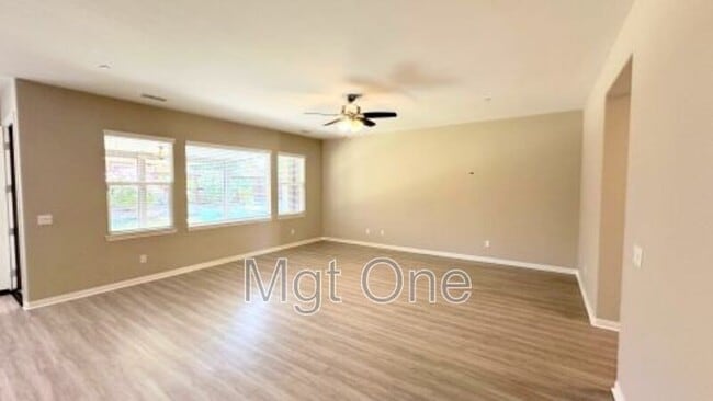 Photo - 28244 Millstream Ct