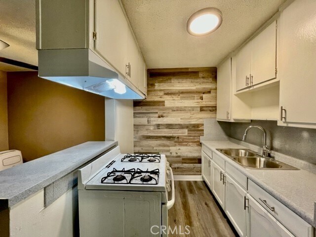 Photo - 12425 Harris Ave Unit B