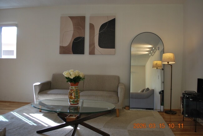 Living room - 612 N Louise St Unit 307