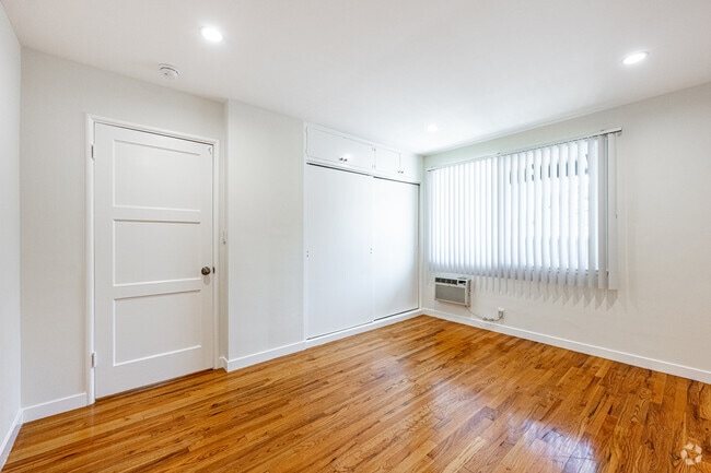 2BR, 1BA - 1,000SF - Bedroom - Park View Arbor Apartments