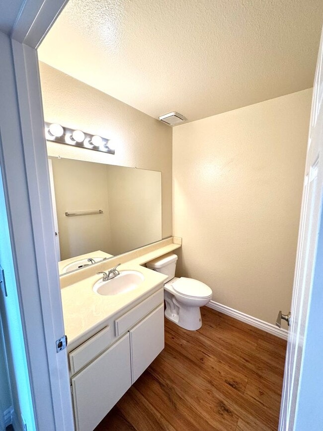 Photo - 12251 Moorpark St Unit 102