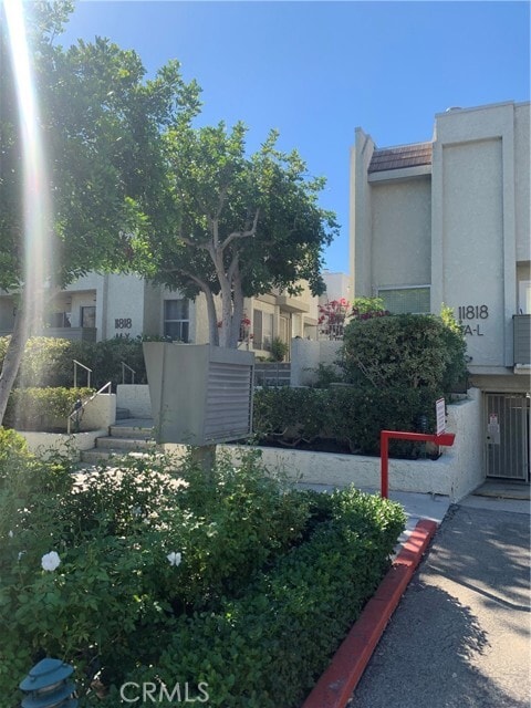 Photo - 11818 Moorpark St