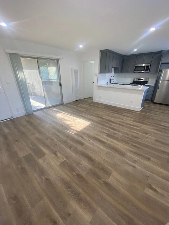 Photo - 6136 Fulton Ave Unit 9