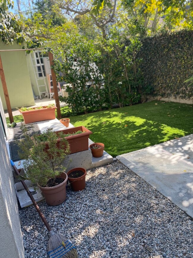 Photo - 2571 S Bundy Dr Unit 2571