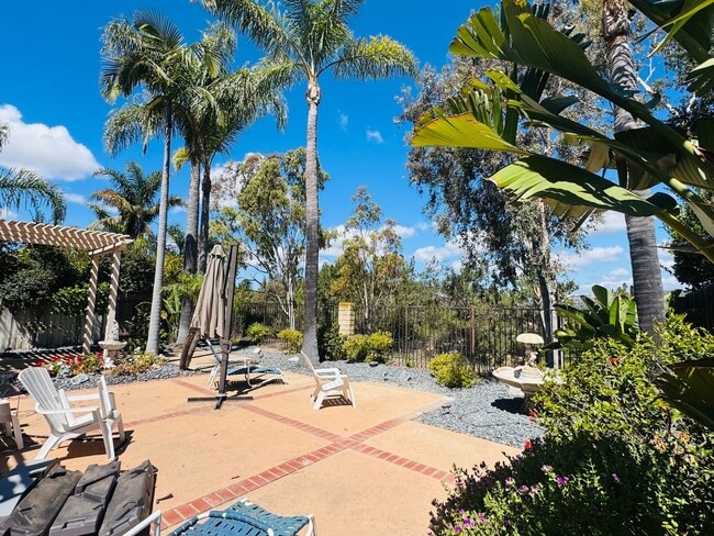 Building Photo - View Mission Oaks 4 Bedroom