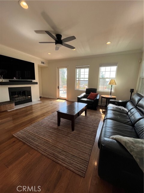 Photo - 72 Downing St