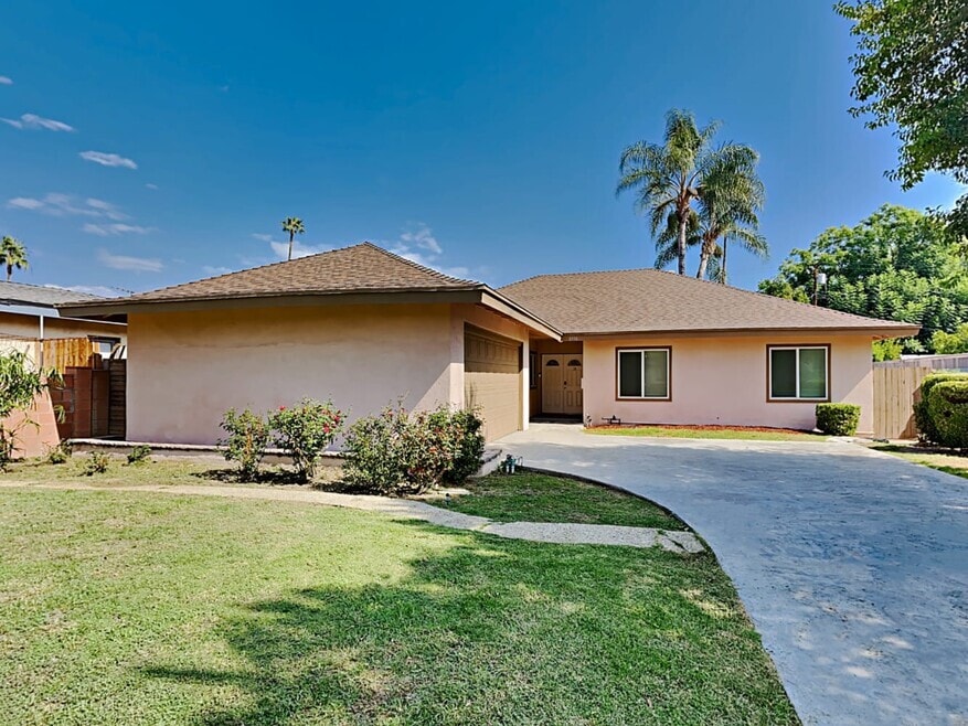 3D Tour - 8938 Gothic Ave