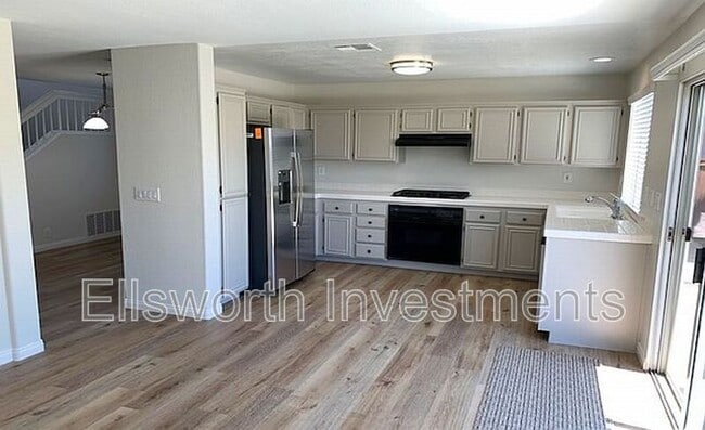 Photo - 744 Cardona Ave