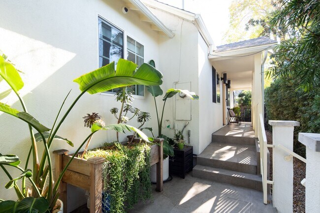 Photo - 1606 Myra Ave