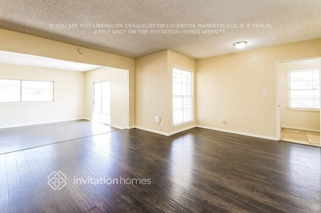 Photo - 8138 Darby Ave