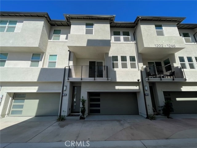 Building Photo - 1230 W Bushell St