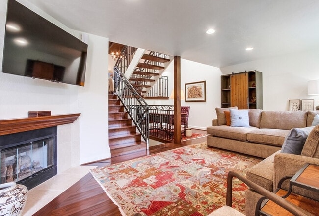 Photo - 533 S Sierra Ave Unit ID1263268P