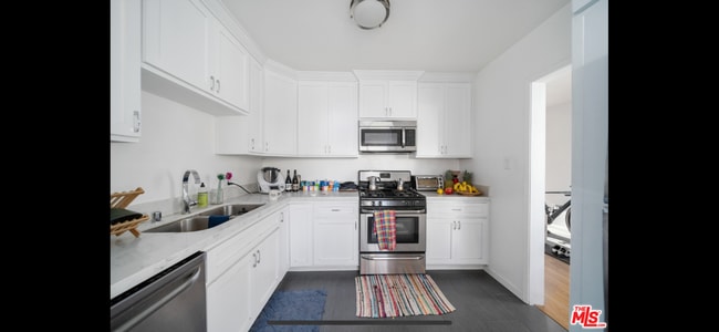 Kitchen - 1935 18th St Unit B