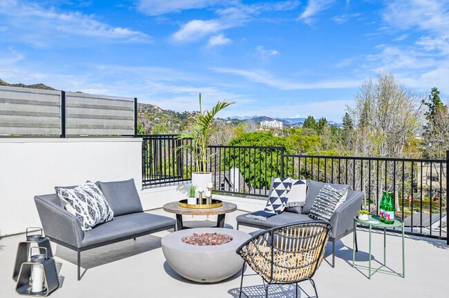 Photo - 1360 N Fairfax Ave