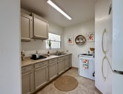 Photo - Cozy and Charming South Park One Bedroom Apartment Home! Unit 2036 29th St