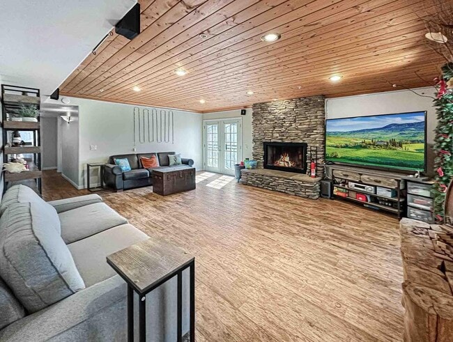 Photo - 2327 Maxson St