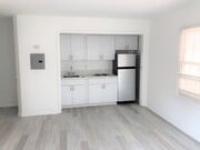 Photo - 615 S Cochran Ave