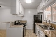 Photo - 4000 Sequoia St Apartment Unit 6