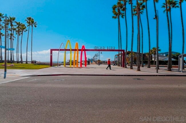 Photo - 736 Florence St