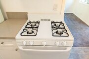 New gas stove - 4030 38th St #7