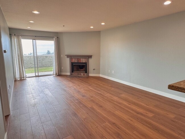 Photo - Well Kept 2BD Condo with Sunset Views