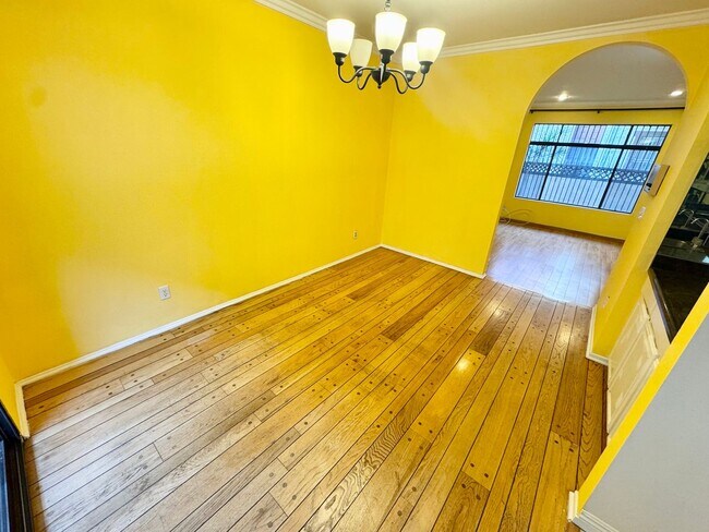 Photo - *** Charming 4 bed 3.5 bath Alhambra Townhome ***