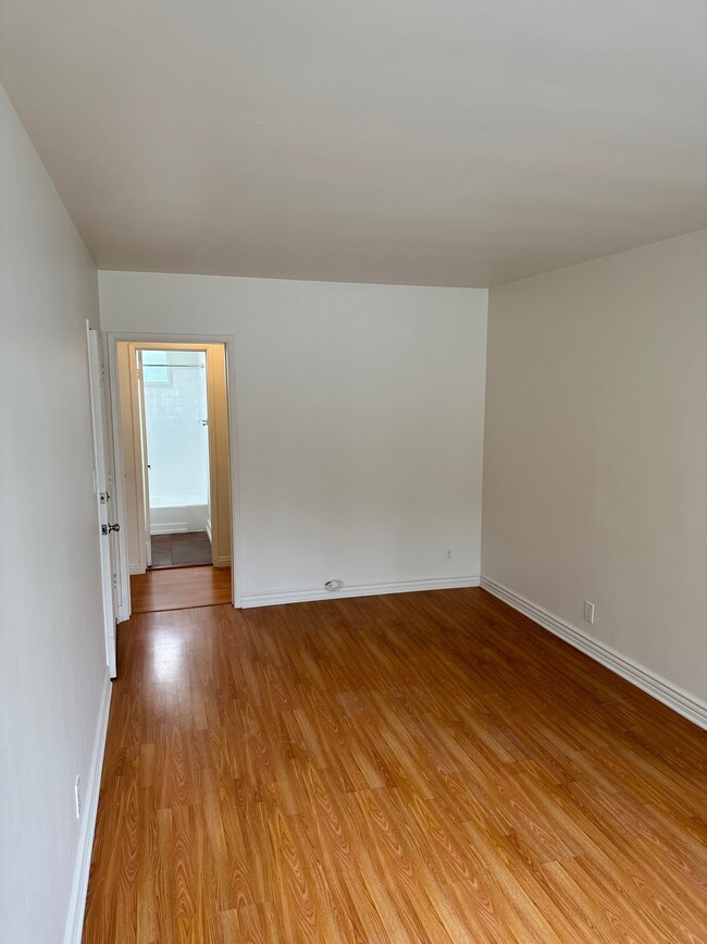 Photo - 10850 Landale St Unit 3