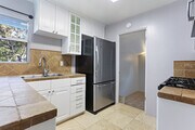 Kitchen - 917 E 28th St Townhome