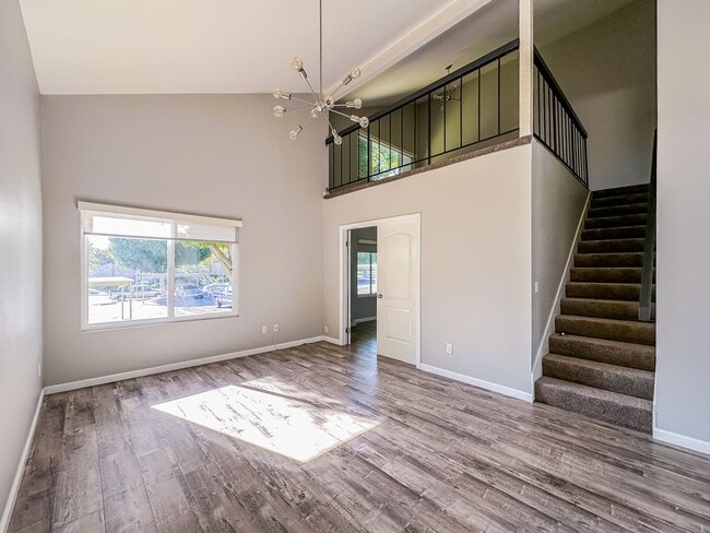 Completely Renovated 3+ Bed, 2 Bath Tierra... - Completely Renovated 3+ Bed, 2 Bath Tierra... Townhome