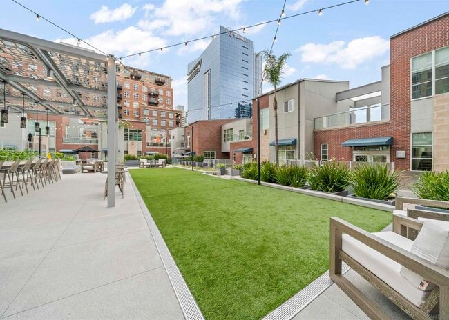 Building Photo - 800 The Mark Ln Unit 1902