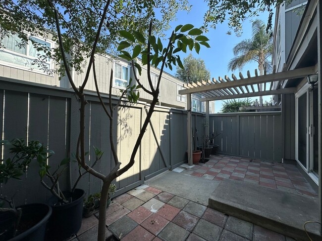 Photo - Charming Townhouse in South Coast Metro