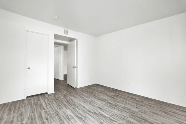 Photo - 904 Fairway Ave Unit 114