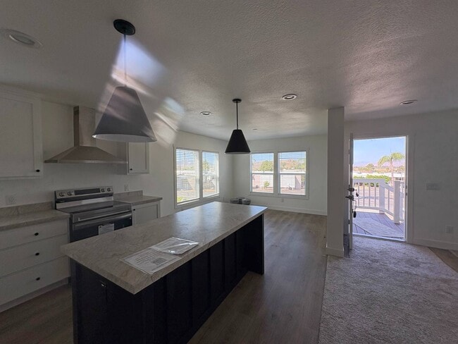 Photo - 1700 S State St