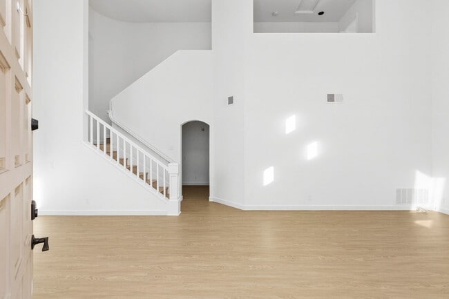 Photo - Spacious Vista Home