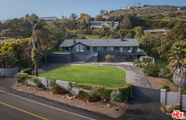 Building Photo - 4782 Encinal Canyon Rd Rental