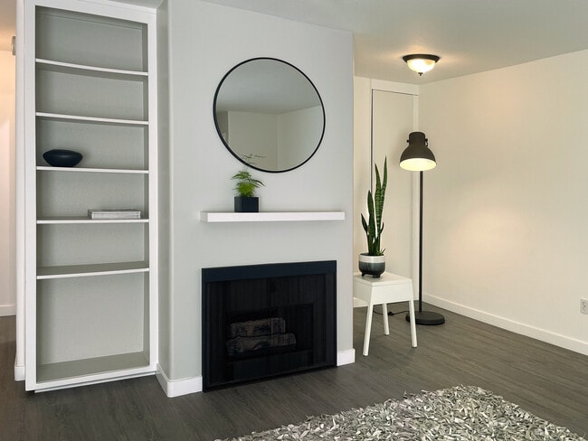 Building Photo - 9047 Langdon Ave Unit 12