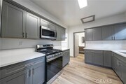 Photo - 532 W 5th St House