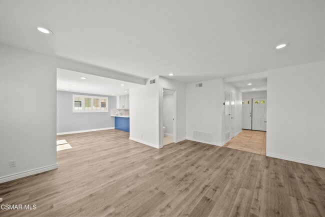 Photo - 736 Masterson Dr