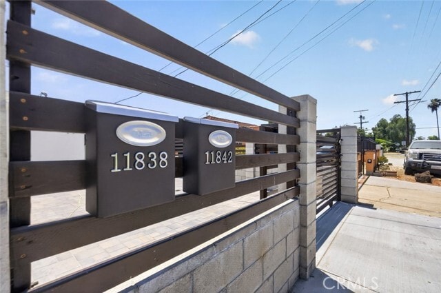 Photo - 11840 Arminta St