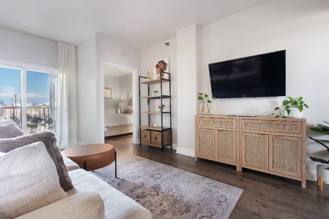 Photo - 2828 University Ave