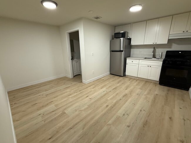 Photo - 2504 Vineyard Ave Unit ADU